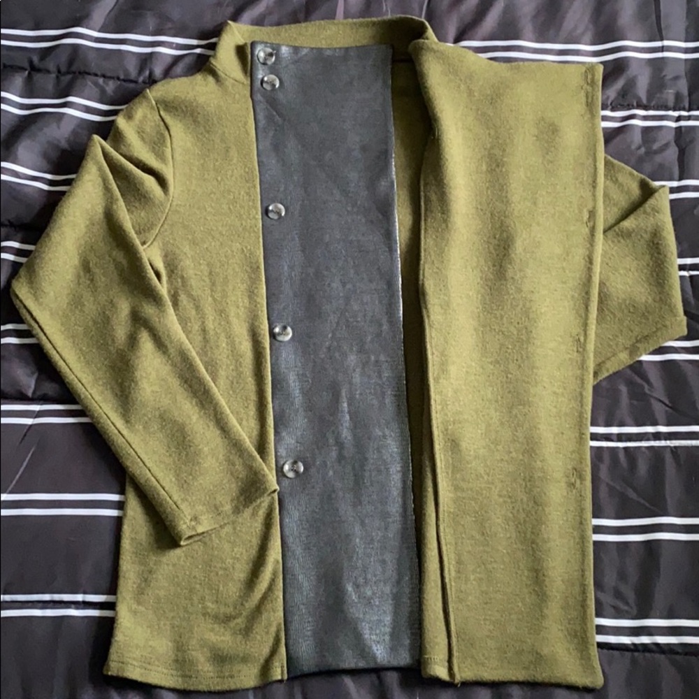 Light button up jacket - Picture 5 of 10